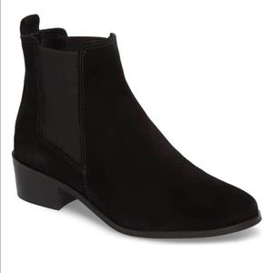 New Steve Madden Black Suede Dover Bootie